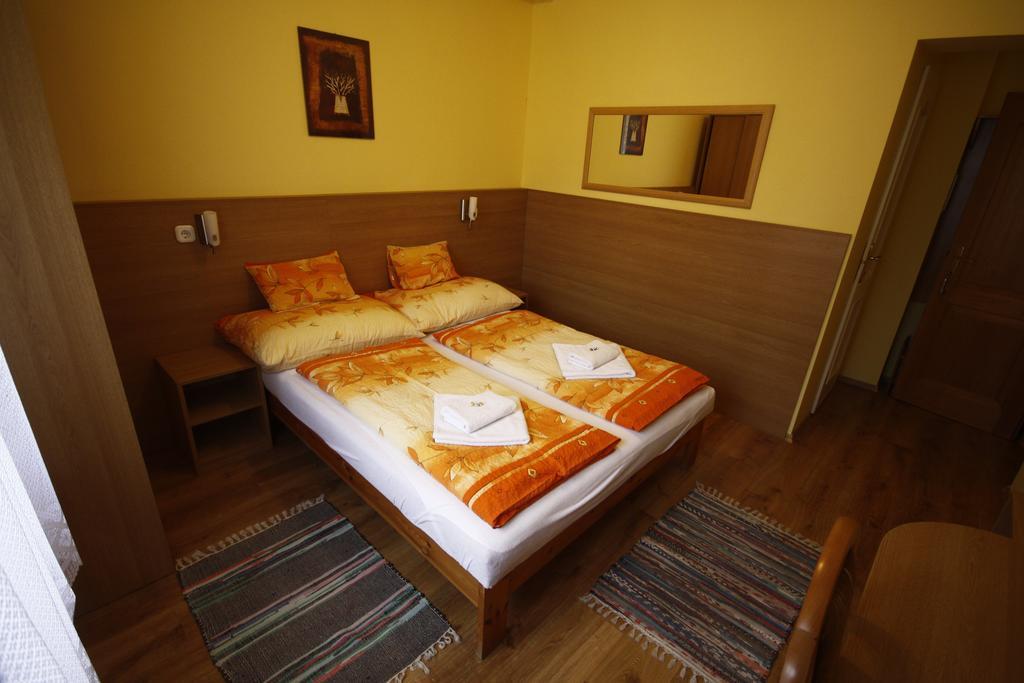 Parti Panzio Hotel Tata Exterior photo