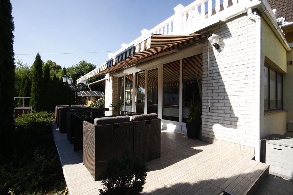 Parti Panzio Hotel Tata Exterior photo