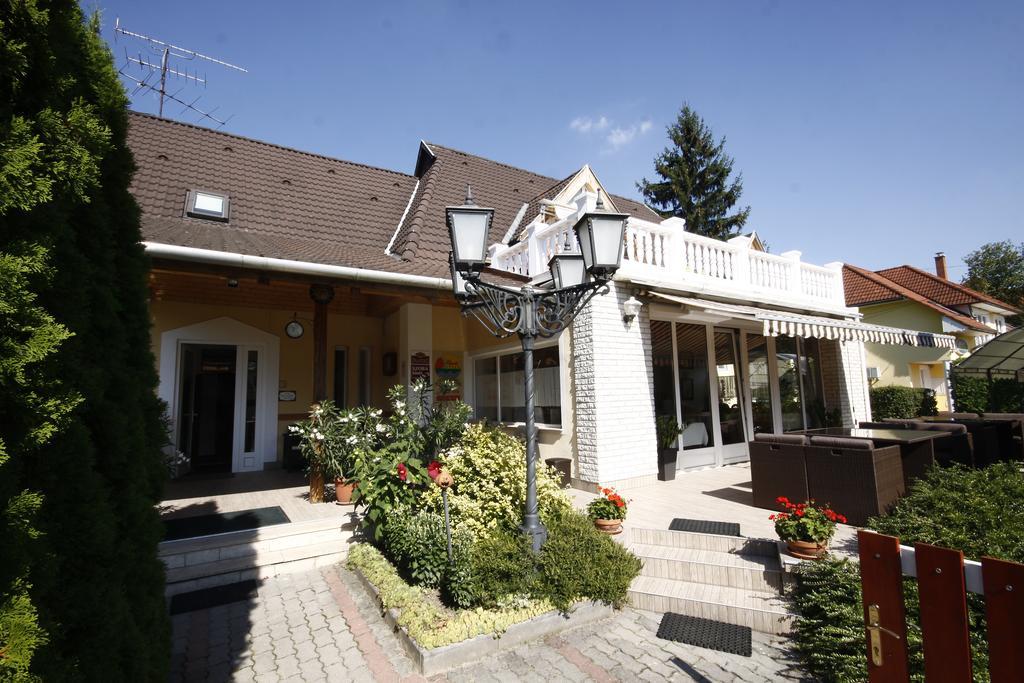 Parti Panzio Hotel Tata Exterior photo
