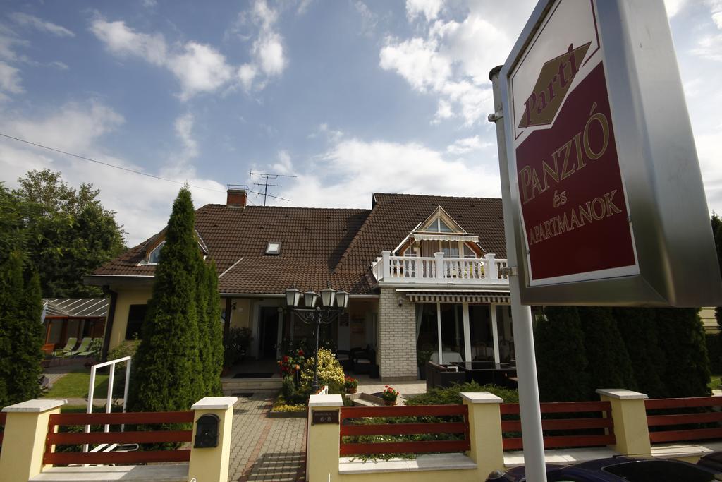 Parti Panzio Hotel Tata Exterior photo